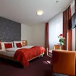 Sole Felsen Welt 4*